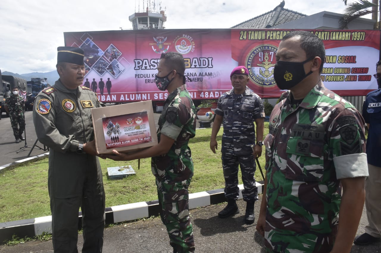 Bhakti Sosial Akabri 97 Wira Sakti, Bantu Ringankan Beban Korban Erupsi Semeru