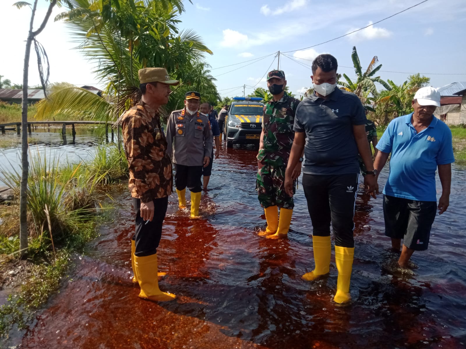 Curah hujan yang tinggi Bersama Bupati dan Wabup,Dandim 0321, Kapolres Rokan hilir Tinjau daerah terdampak Banjir di wilayah kec bangko (V24/AL)