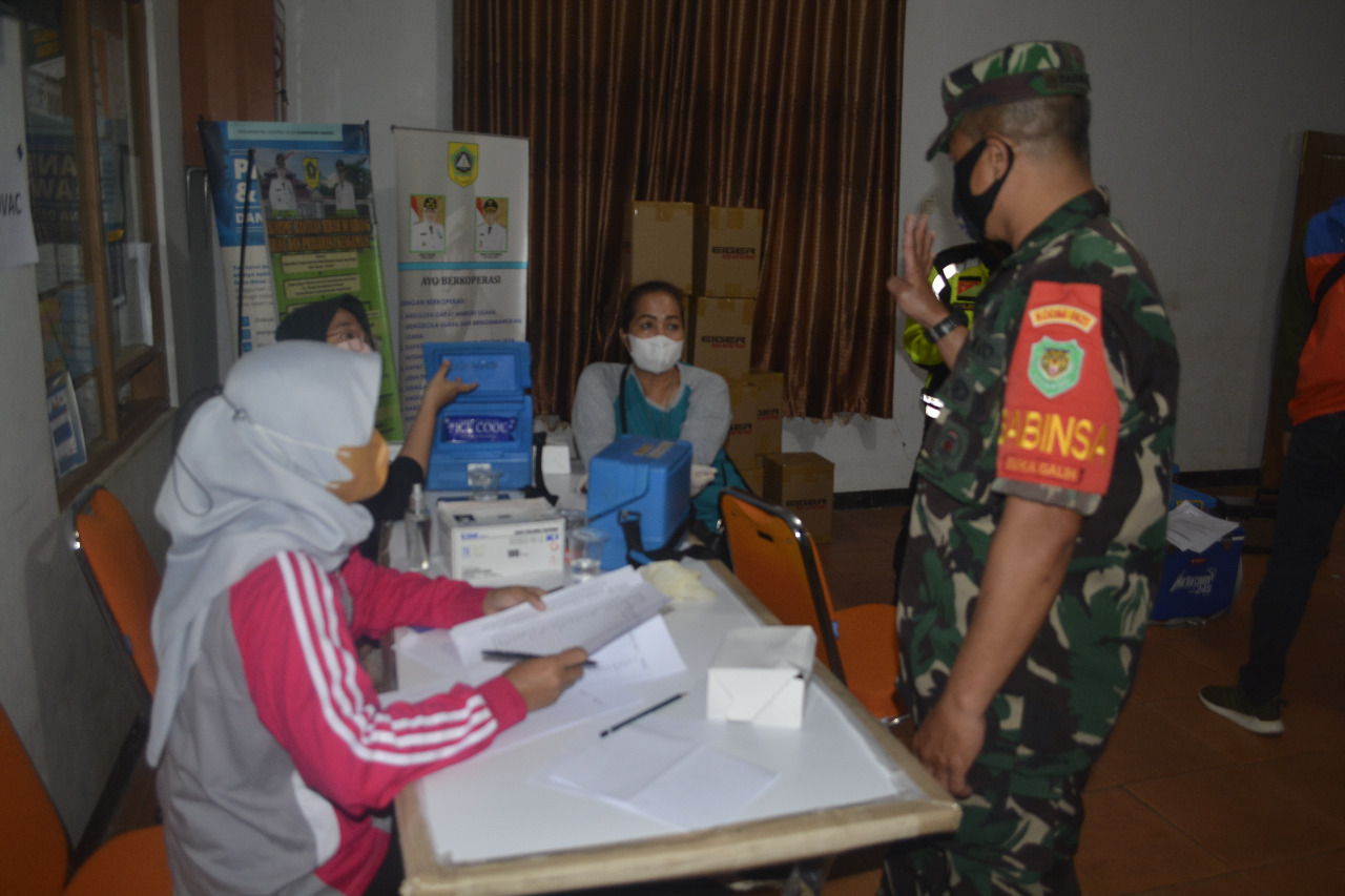 Brigjen TNI Achmad Fauzi Apresiasi Vaksinasi Kolaborasi Muspika Kec. Megamendung dan PT. Eiger Andventure Land di Kab Bogor (V24/AL)