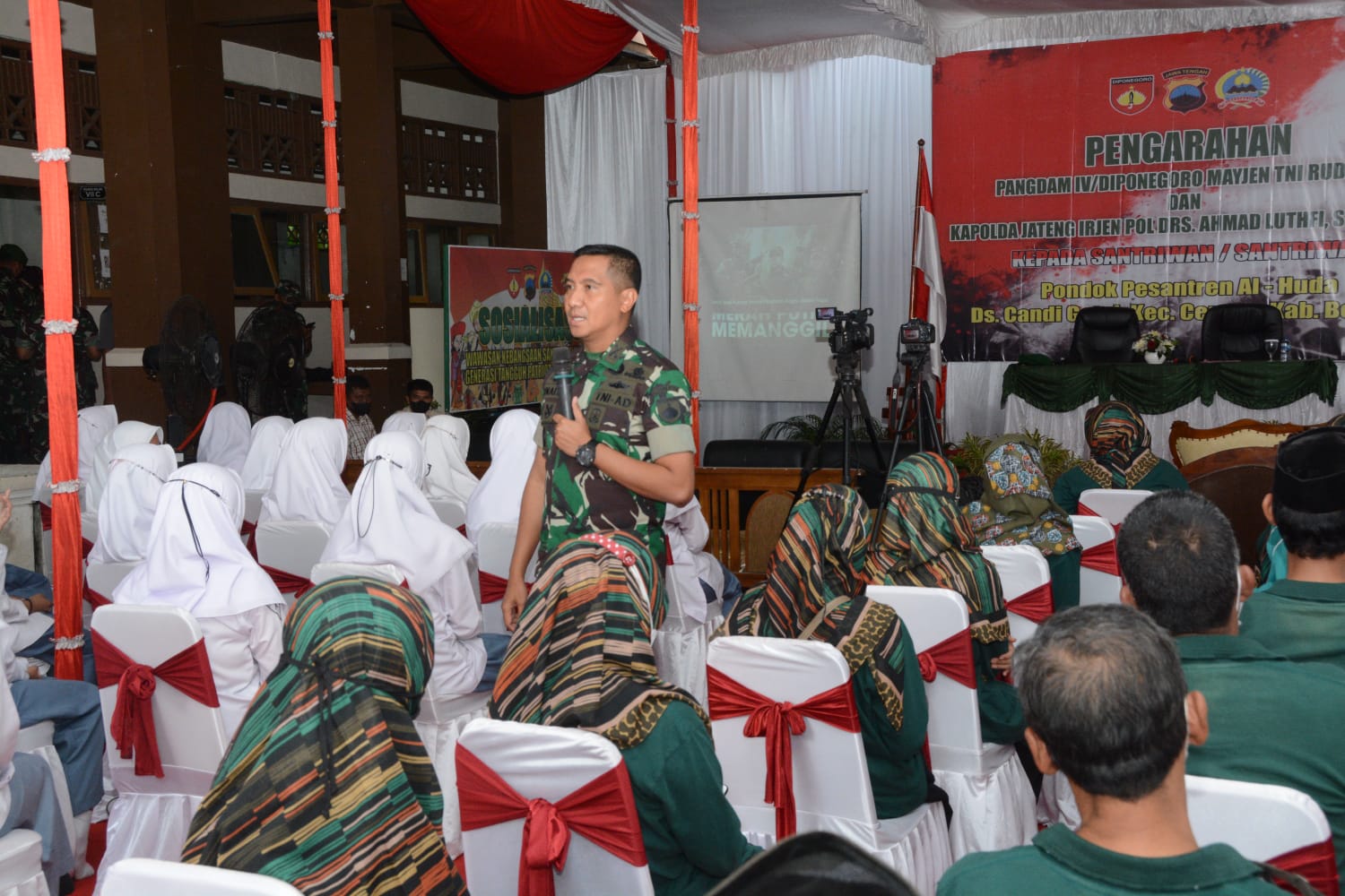 Dandim Boyolali Berikan Wawasan Kebangsaan Kepada Santri Ponpes Al Huda Doglo, Senin (14/02/2022), (V24/AL)