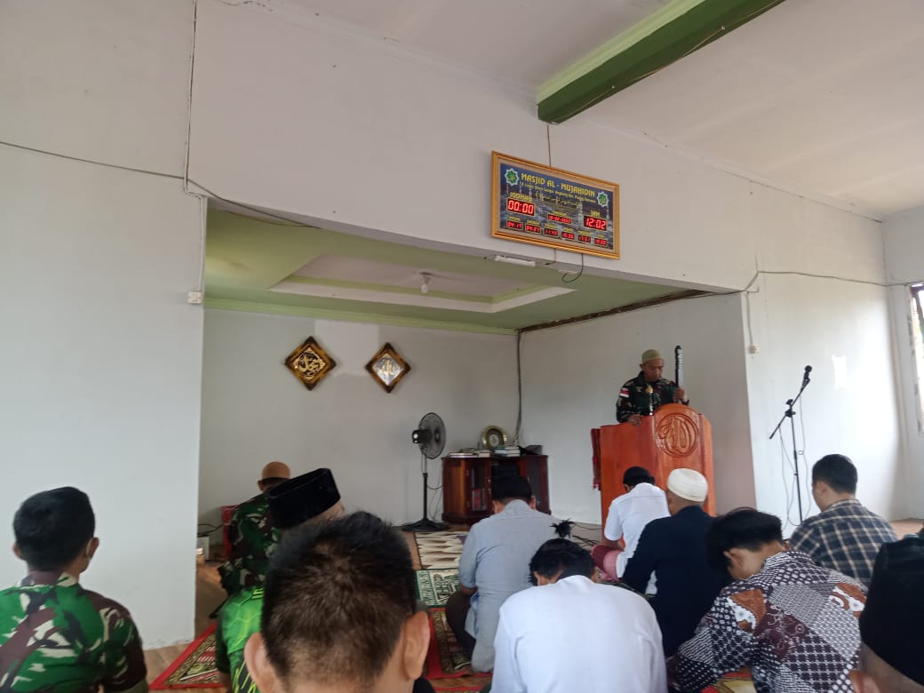 Pertebal Keimanan Dan Ketakwaan Anggota Satgas Yonif 144/JY Khutbah Jum'at di Masjid Al Mujahidin Perbatasan, Jumat (25/02/2022), (V24/AL)