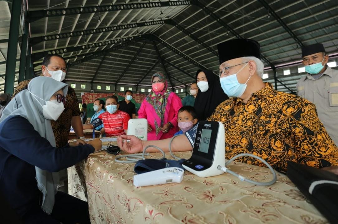 Jokowi Berharap Vaksinasi Berjalan Baik, Bantuan Terus Dilakukan, Jumat (11/03/2022), (V24/AL)