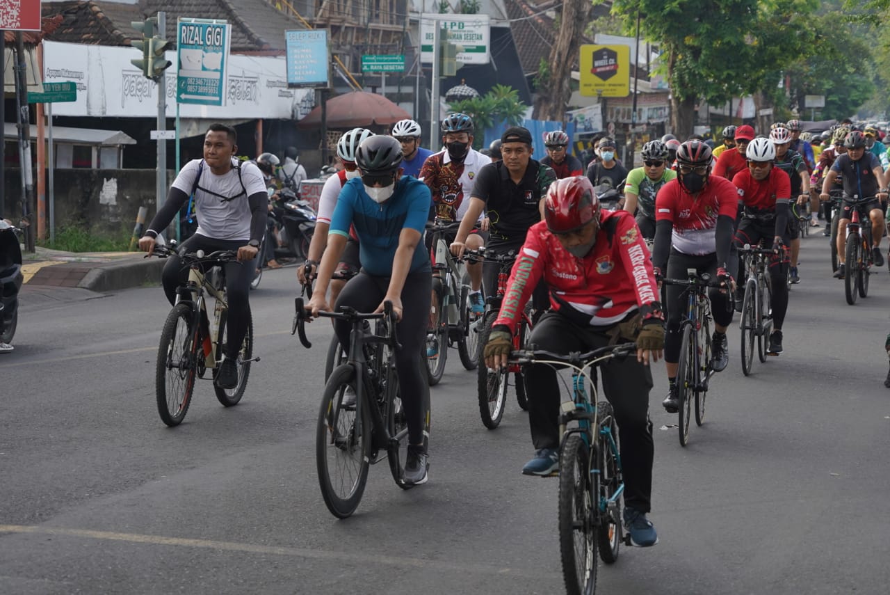 Bersepeda dapat Membakar Lemak Tubuh, Jumat (11/03/2022), (V24/AL)