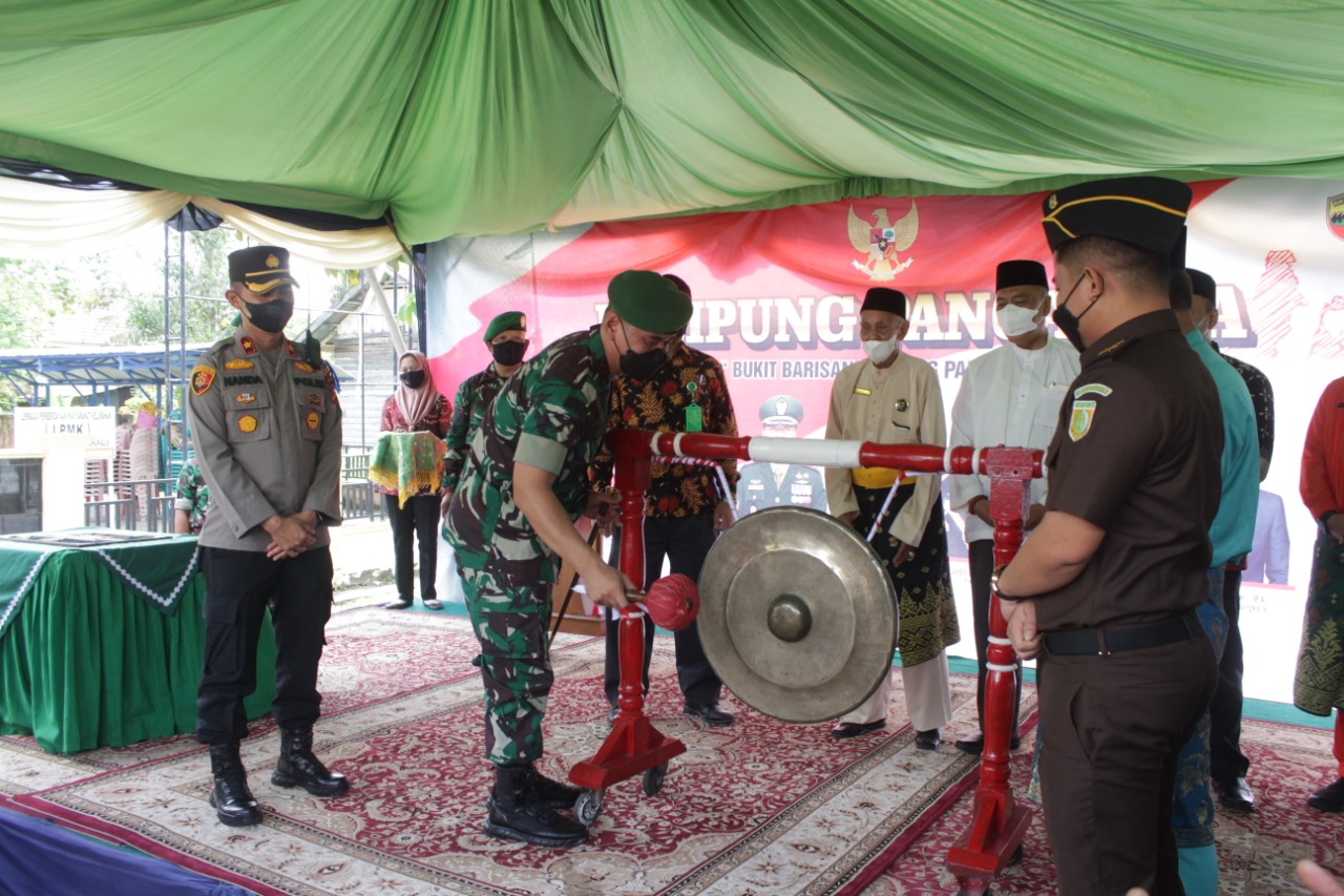 Gong Berbunyi, Kampung Pun Resmi di Buka, Jumat (11/03/2022), (V24/AL)