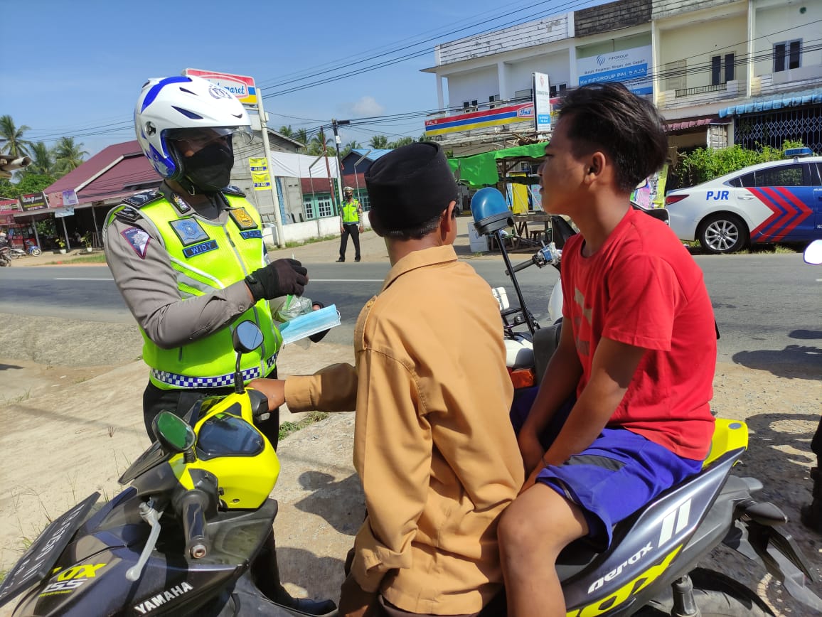 Polisi Menghimbau Bocah yang Berkendara Jumat (11/03/2022), (V24/AL)