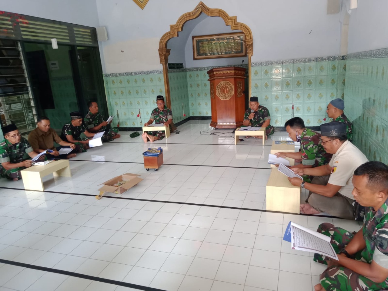 Kodim 0808/Blitar Sedang Membaca Al-Qur'an Bersama, Kamis (17/03/22), (V24/Madli)