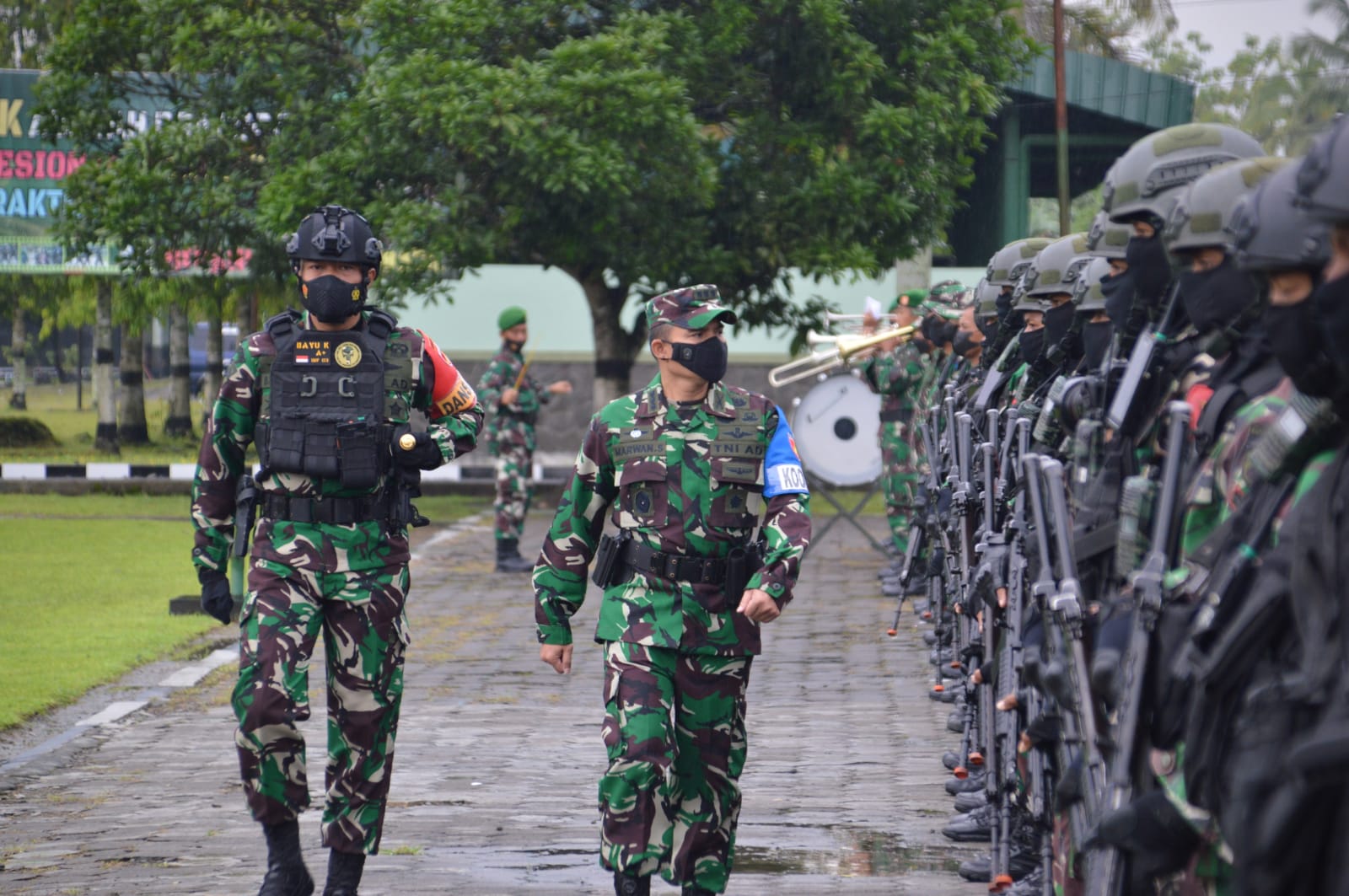 Personel TNI Berbaris dan Memyambut Pembukaan, Jumat (18/03/2022), (V24/AL)