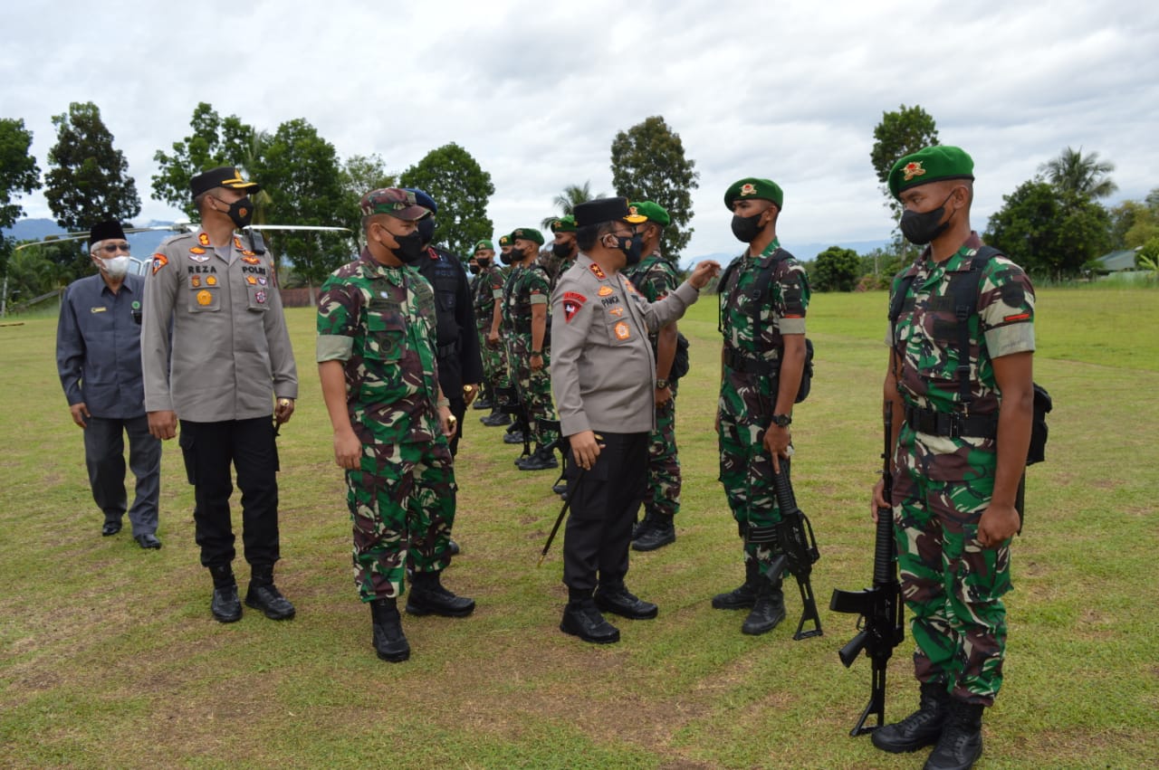 TNI Melakukan Persiapan untuk Keamanan Vaksinasi, Sabtu (19/03/2022), (V24/AL)