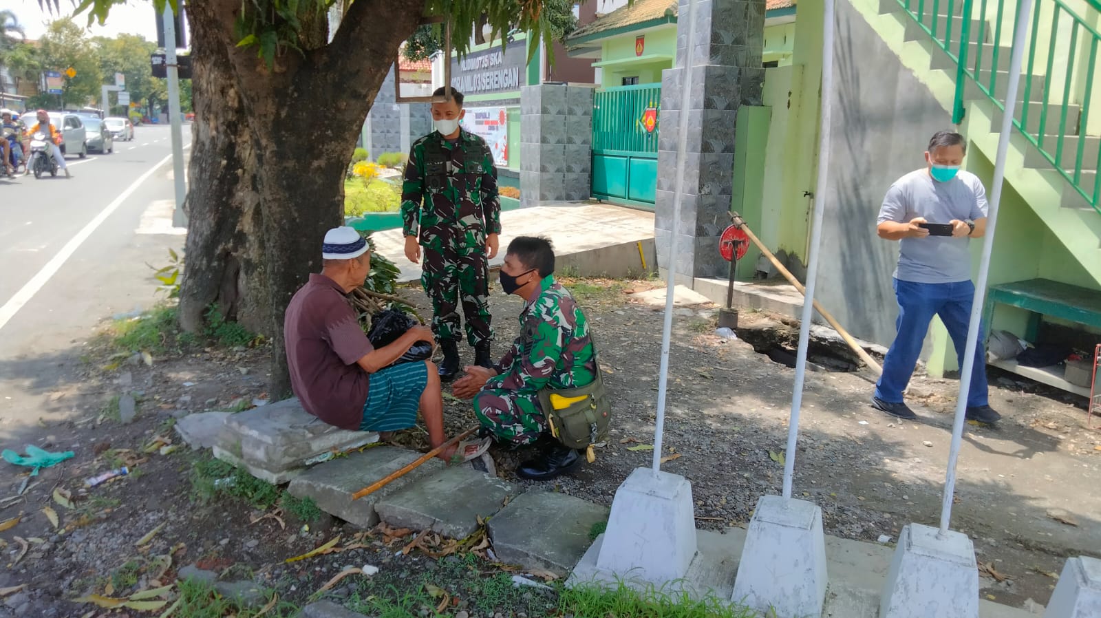 TNI Menjaga Kesehatan Warga, Minggu (20/03/2022), (V24/AL)