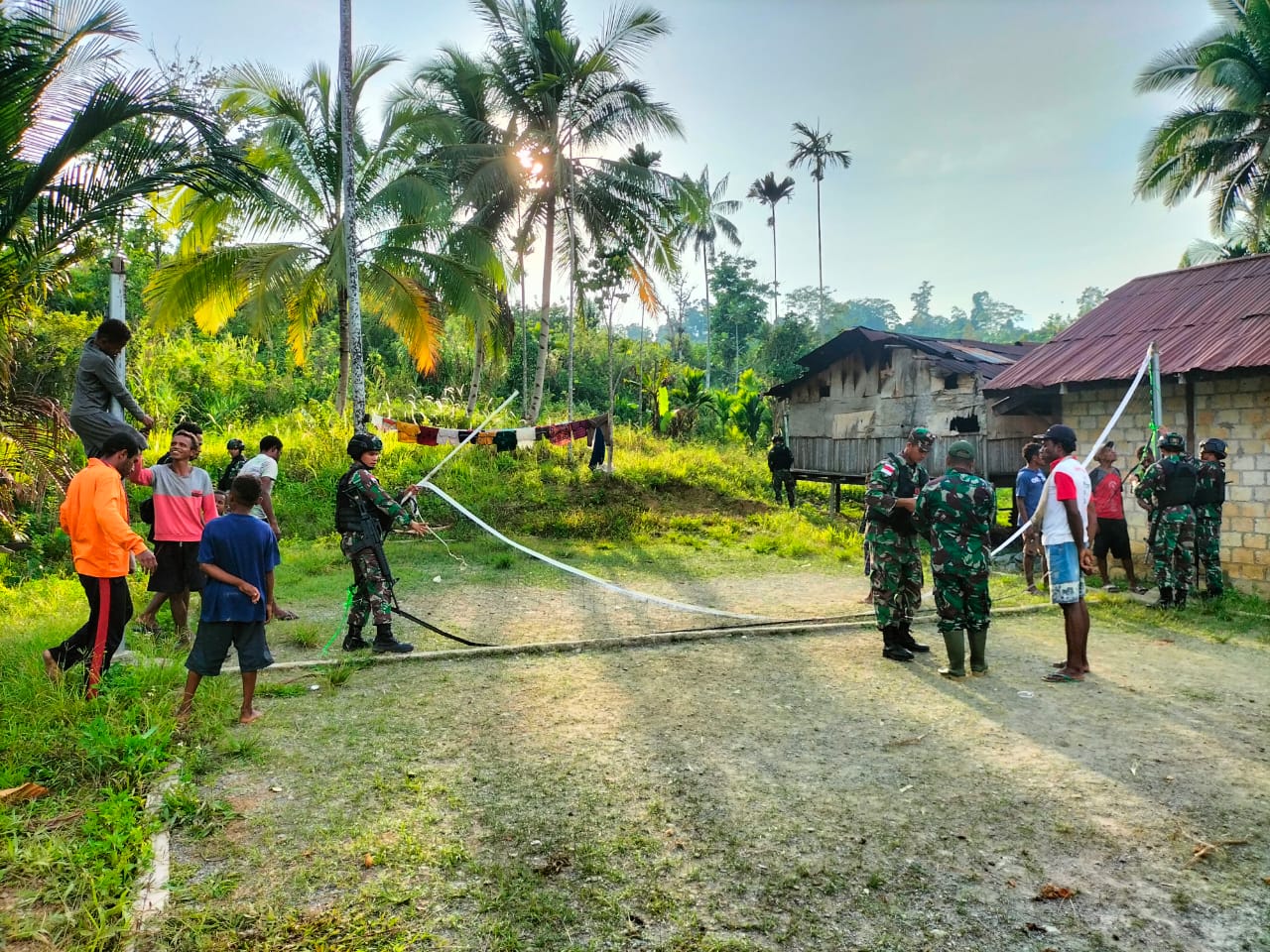 Tidak Disangka, Anak Perbatasan Berterima kasih Atas Pemberian Voli, Rabu (23/03/2022), (V24/AL)