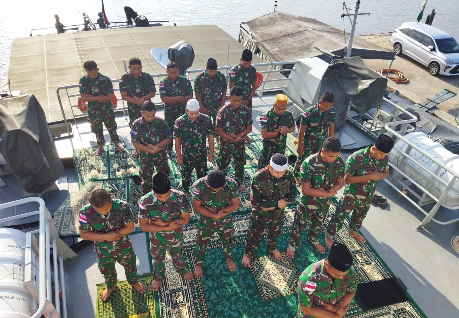 TNI Melaksanakan Shalat Gaib, Senin (28/03/2022), (V24/AL)