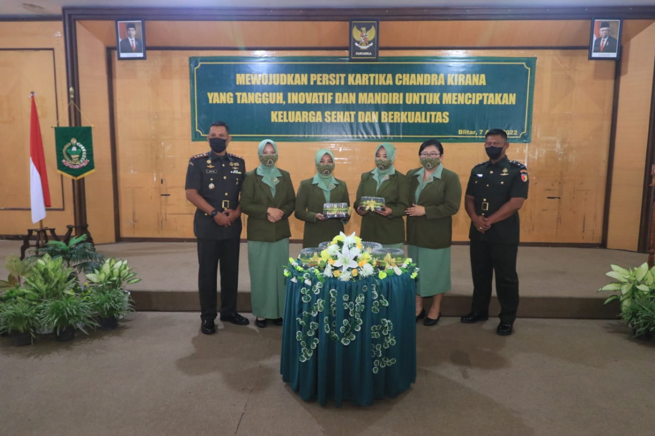 Persit Merayakan HUT ke 76 Dengan Pemberian Penghargaan, Jumat (08/04/2022), (Foto: V24/AL)