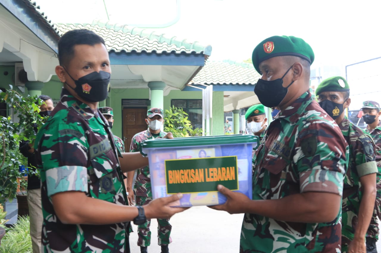 Penyerahan Bingkisan Lebaran ini Merupakan Bentuk Perhatian Dari Kasad , Kamis (14/04/2022), (Foto: V24/AL)