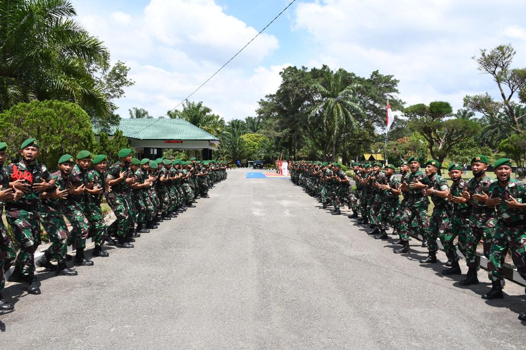 Pangdam Meminta Prajurit Jaga Nama Baik Diri dan Satuan Dengan Semaksimal Mungkin, Kamis (14/04/2022), (Foto: V24/AL)