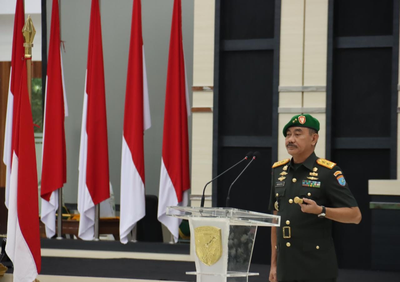 Sertijab Dipimpin Langsung Oleh Pangdam XII/Tpr, Mayjen TNI Sulaiman Agusto,, Selasa (19/04/2022), (Foto: V24/Dedi)