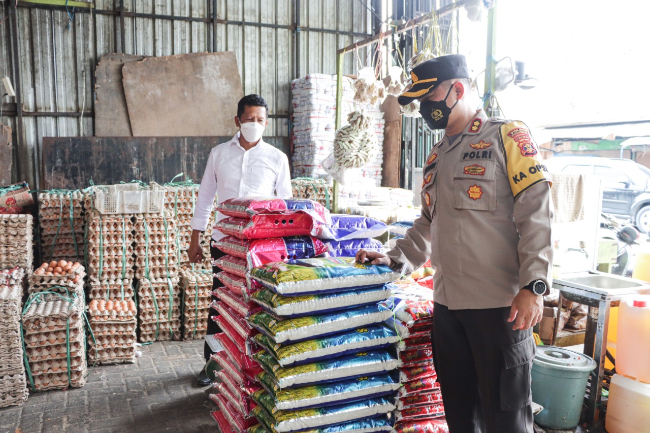 Stok Minyak Goreng Kemasan di Kabupaten Kutai Kartanegara Masih Tersedia dengan Terbatas, Kamis (21/04/2022), (Foto: V24/AL)