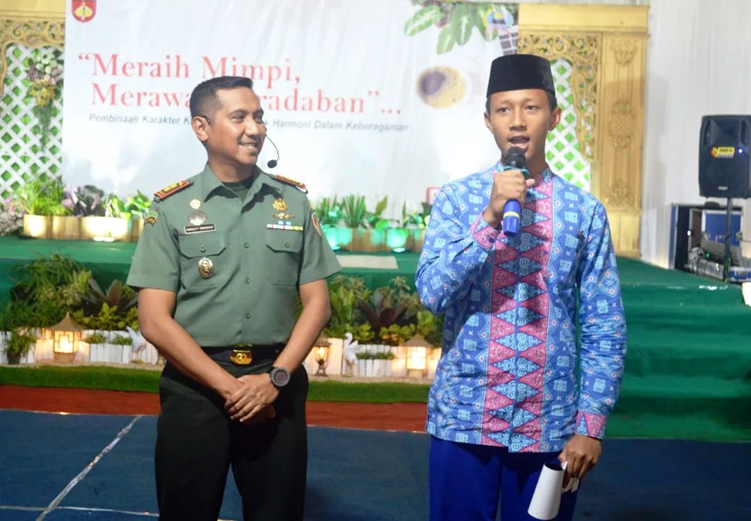 Komandan Kodim Silaturahmi Dengan Pembina Pondok Pesantren Abi Umi Bapak Sugiyono, Rabu (20/04/2022), (Foto: V24/Rudi)