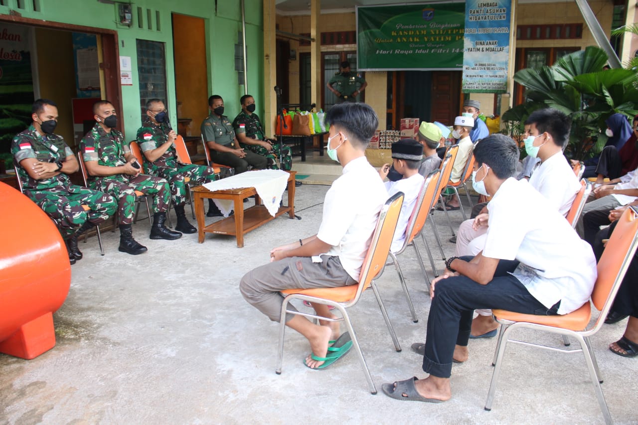 Panti Asuhan Al Hidayah Menerima Sebanyak 37 Paket Sembako, Rabu (27/04/2022), (Foto: V24/AL)