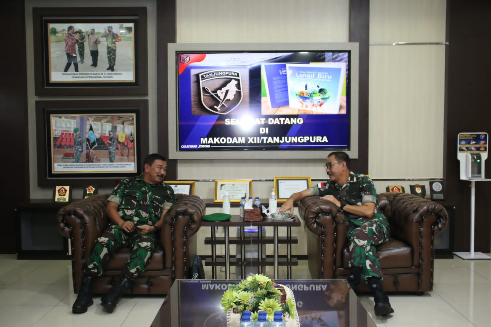 Staf Ahli Kasad Bidang Ekonomi, Keuangan dan Perdagangan di Ruang Koridor Gedung A Makodam XII/Tpr., Senin (27/04/2022), (Foto: V24/Dedi)