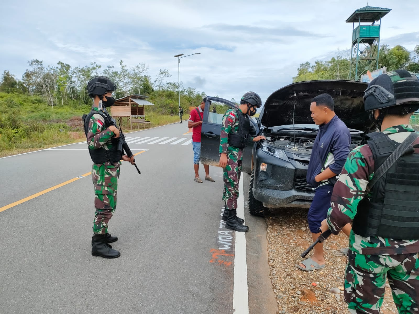 Satgas Pamtas RI-Malaysia Sektor Timur Meningkatkan Stabilitas Keamanan di Perbatasan., Sabtu (30/04/2022), (Foto: V24/AL)