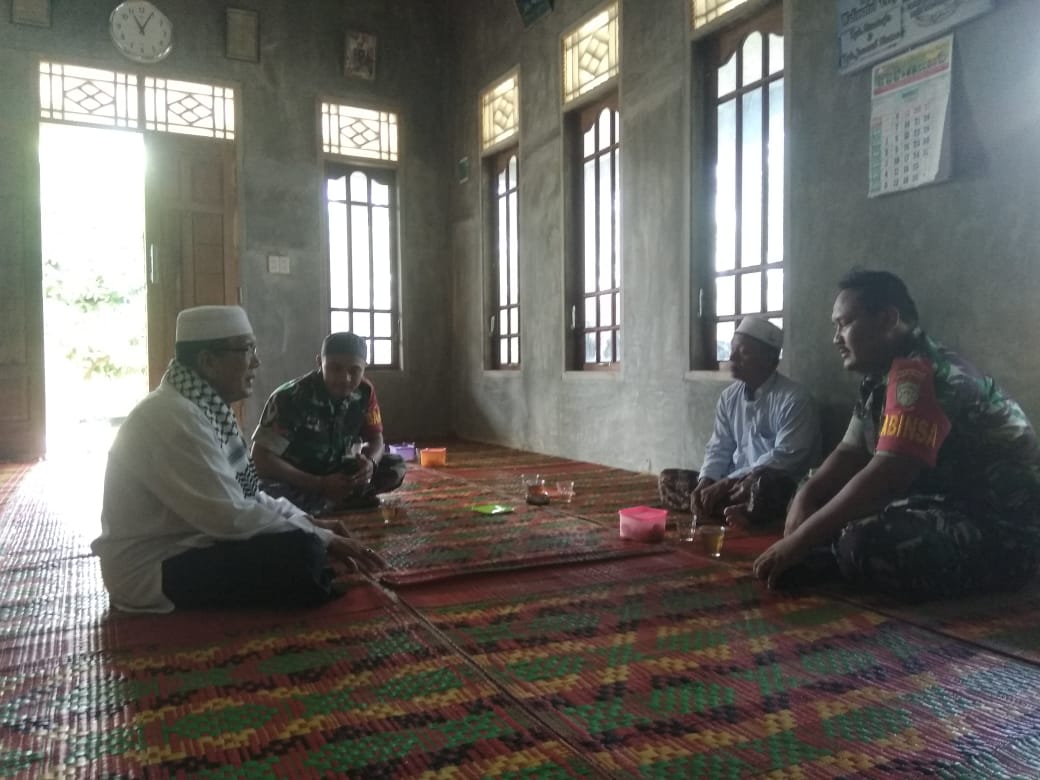 Kegiatan Anjangsana Tersebut Dilaksanakan di Kediaman Abu Idris, Selasa (03/05/2022), (Foto: V24/AL)