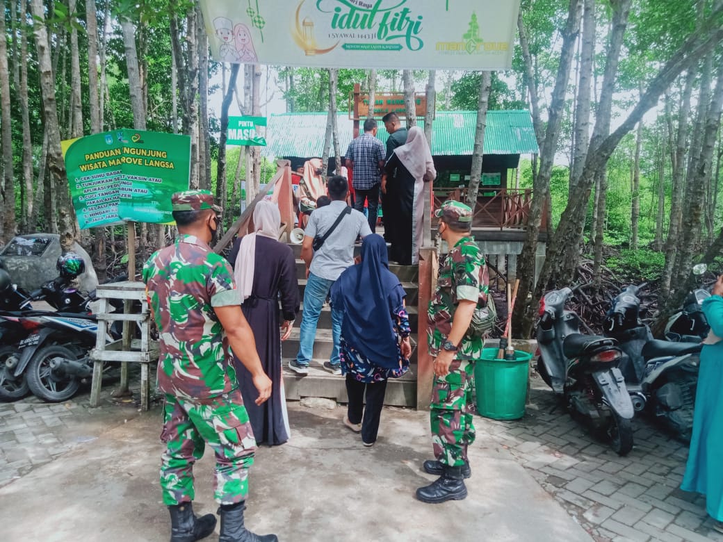 Kehadiran Babinsa di Kawasan Obyek Wisata Bertujuan untuk Menciptakan Situasi Kondusif, Minggu (08/05/2022), (Foto: V24/AL)