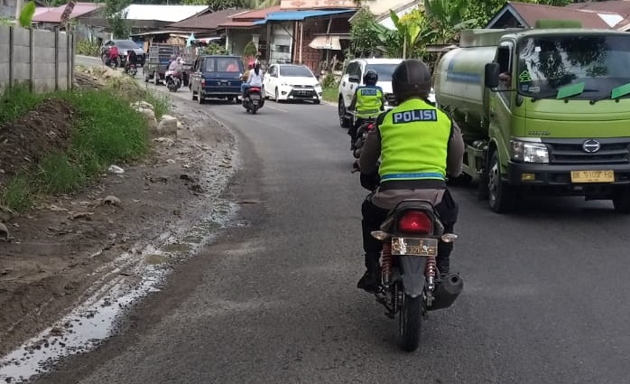 Berpatroli Naik Motor di Brastagi Memang Seru, Sabtu (07/05/2022), (Foto: V24/M.anwar)