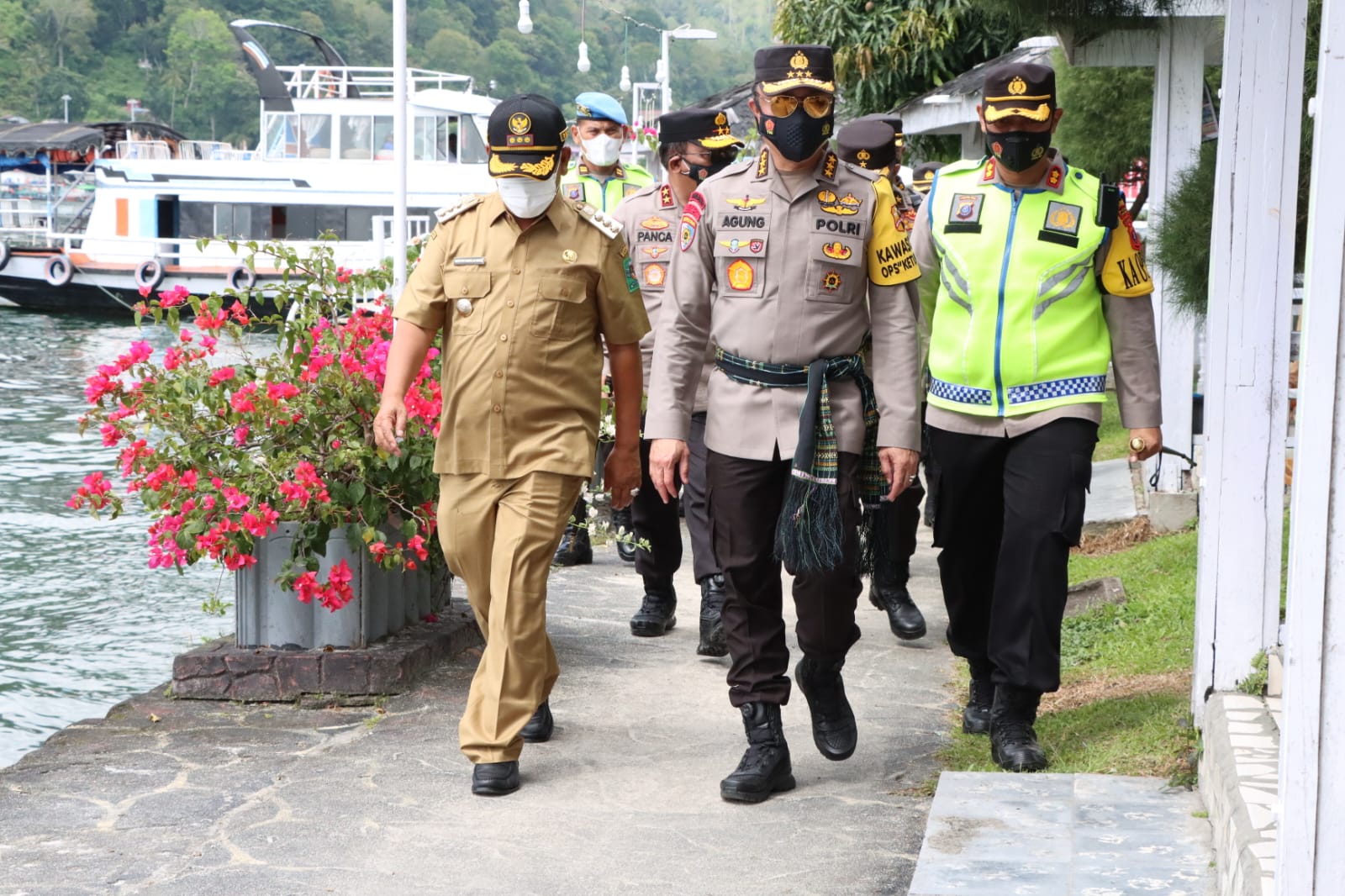 Irwasum Polri beserta Kapolda Sumut dan rombongan mengunjungi Kawasan Parawisata, Senin (09/05/2022), (Foto: V24/AL)