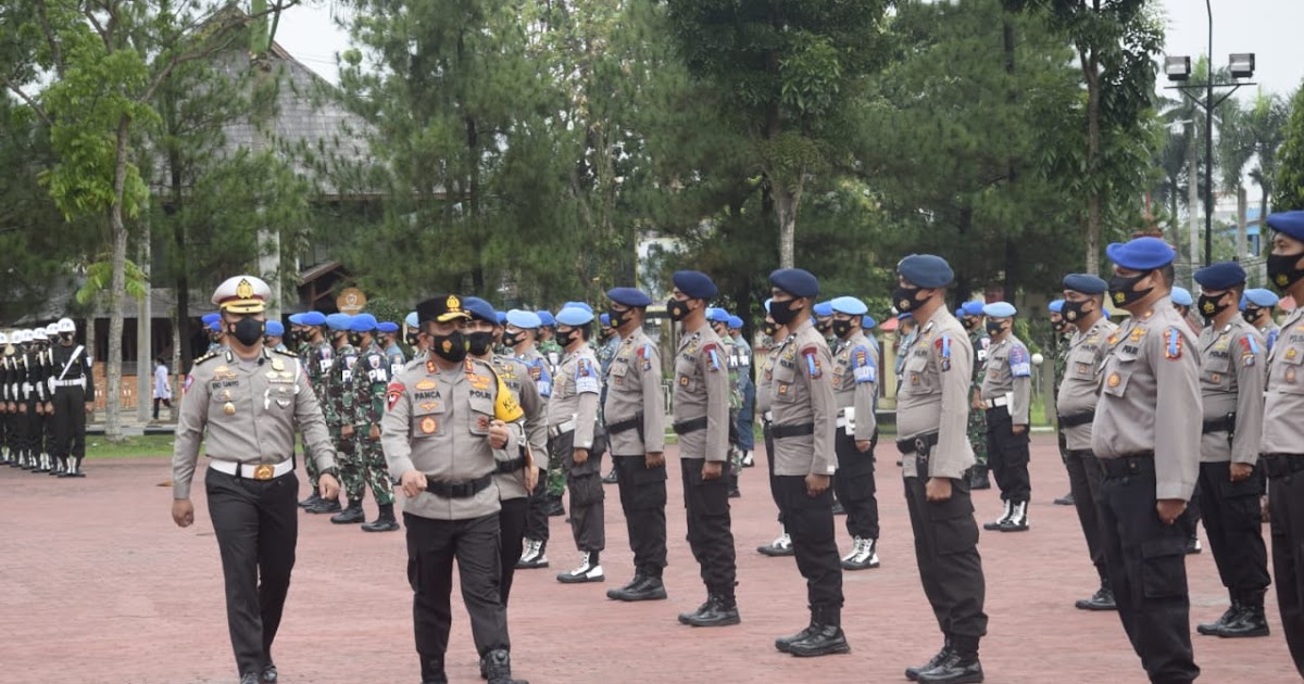 Personel Melaksanakan Tugas Pengamanan di Gereja Protestan dan Gereja Katholik, Kamis (26/05/2022), (Foto: V24/M.anwar)