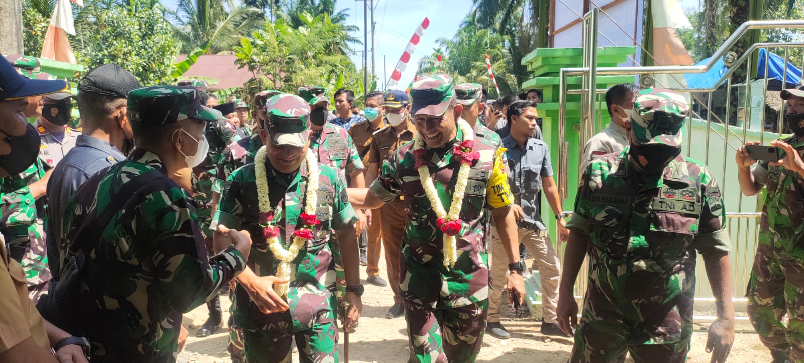 Aspers Kasas Mayjen TNI Darmono Susastro.S.I.P Dan Rombongan, Minggu (29/05/2022), (Foto: V24/AL)